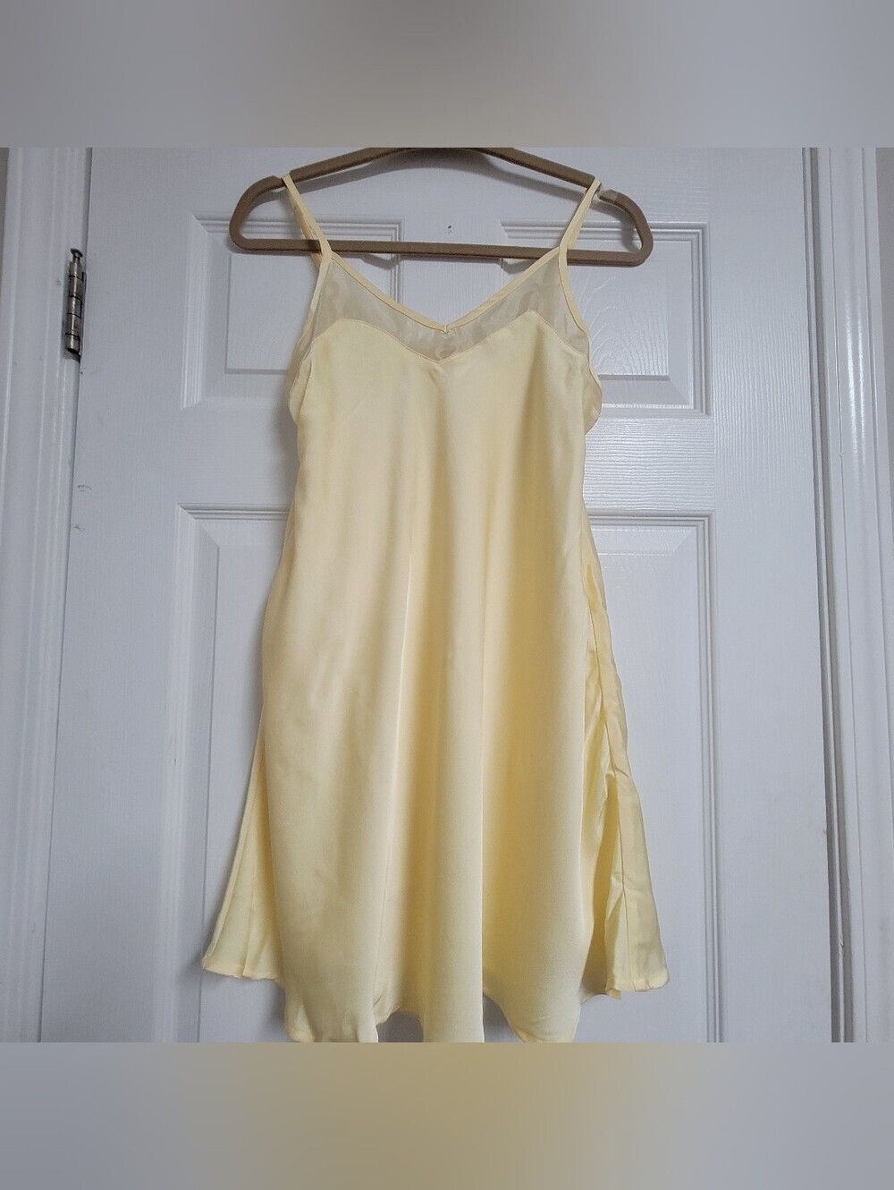 Skylay Rose NWT Silky Yellow Slip Dress Ladies Lightweight Size Small.